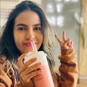 Meet your Posher, Daniella